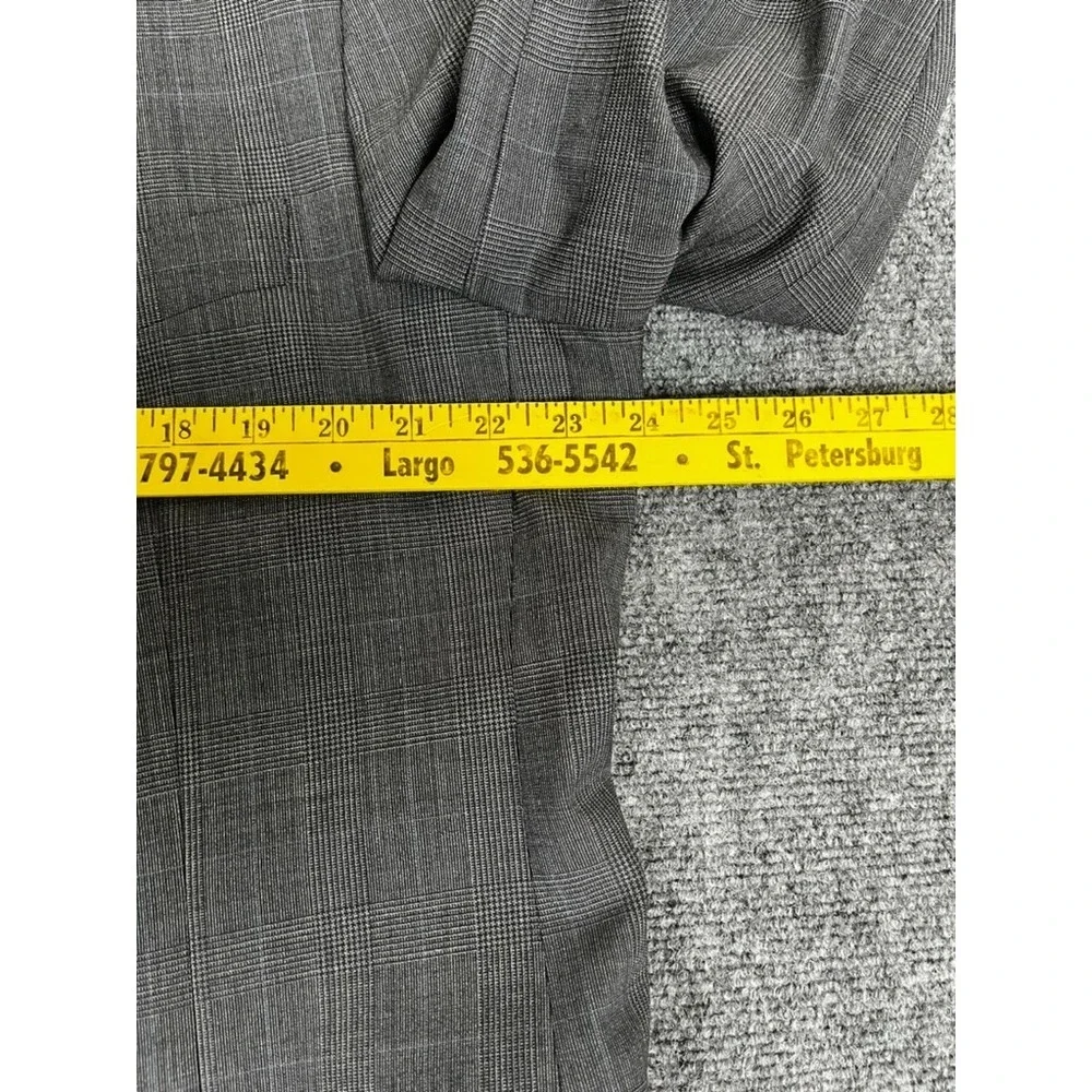 Brooks Brothers 346‎ Stretch Gray Checked 97% Wool 3%L ycra Two Button Size 46 L